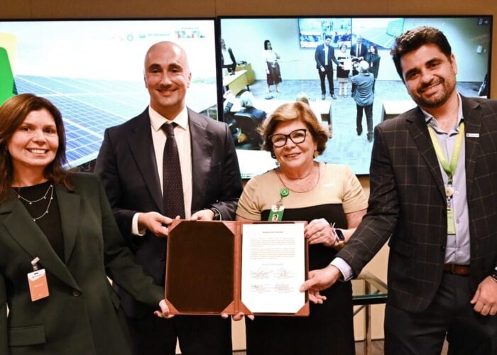 The Petrobras-Lightsource bp signing ceremony.